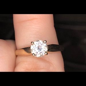 💍💍💍 .80carat moisanite ring set in 10k gold